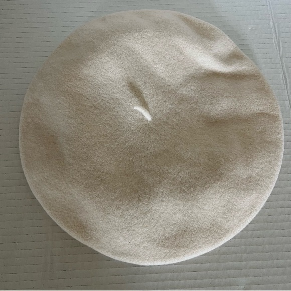 Betmar New York Vintage Ivory 100% Pure New Wool Beret Classic Chic Hat - Picture 5 of 9